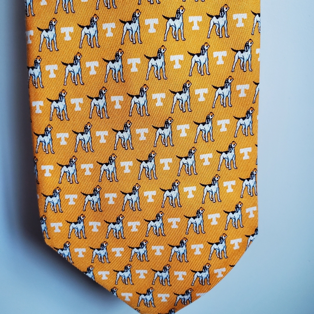 Vineyard Vines University of Tennessee Tie